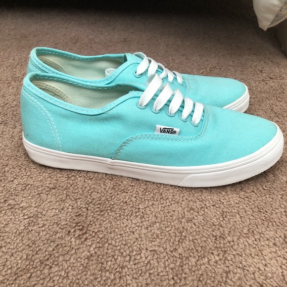 Vans - Picture 2 of 4